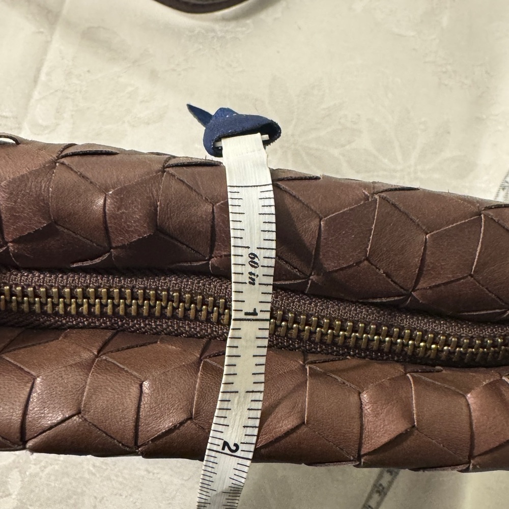 MADEWELL The Puff Crossbody Bag Woven Leather Edition Chocolate Brown - Picture 7 of 7